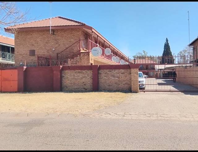 1 BEDROOM APARTMENT FOR SALE IN KANNONIERS PARK